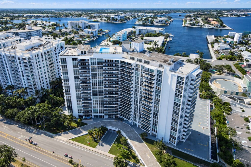 Aerial view of Vantage View condominium on N Ocean Blvd, Fort Lauderdale
